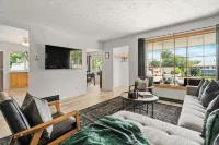Stylish Drumheller Retreat: Steps from the Red Deer River!