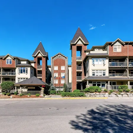 Cozy Condo | Epic Mountain Views | Parking Garage | Central | Air Conditioning