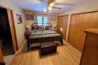 3 bedroom/2 bath house in St. Germain. Heated garage-backs to snowmobile trail! - Boutique