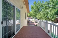 King Estate with attached Mid-Century Apartment & Gym. - balcony