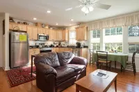 Rugby Road Residential -RRR- near UVa and downtown - 4-نجوم