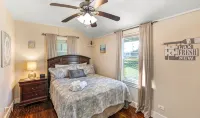 Paradise HomeSpacious 5-Bedroom House Sleeping 14,Heated Pool in Lovely Bacliff - balcony