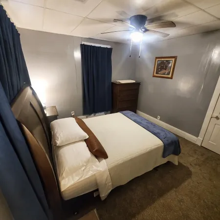 The 1860 - Your family will be close to everything when you stay at here. Hotels in Iola