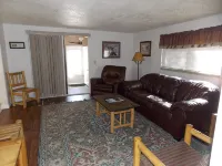 The Madison Cabin in West Yellowstone, MT - 샬레 호텔