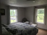 Charming  Farmhouse-60 Acres w/ Trails Firepits  Creek Close to Dolly and Canaan - 무료 와이파이