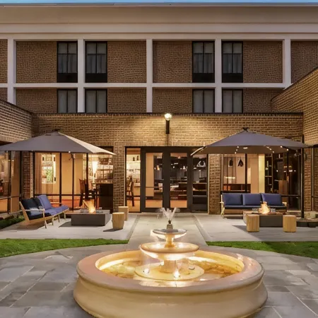 DoubleTree by Hilton McLean Tysons