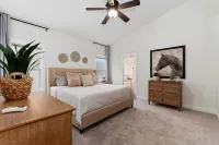 Meridian Patio Home with Games, Seasonal Pool, Close to EVERYTHING! Pet friendly