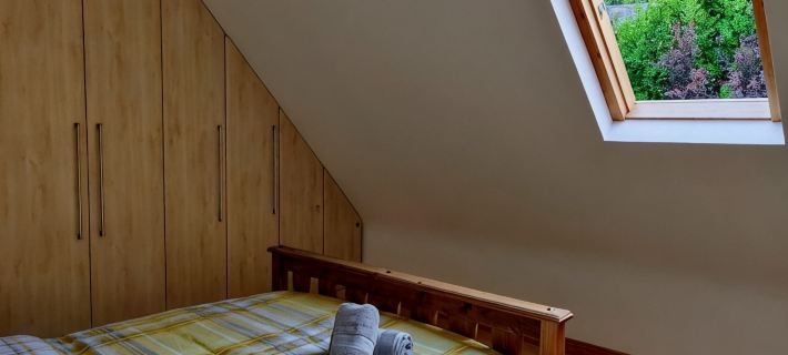 Apiary Apartment (Private Balcony & 2mins to Sea) Hotels in Newcastle