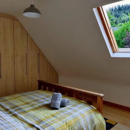 Apiary Apartment (Private Balcony & 2mins to Sea)