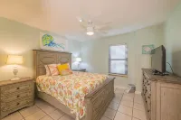 Gorgeous, updated oceanfront Condo with pool - Perdido Key Beach