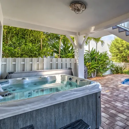 Stunning BRIGHT Direct Waterfront 5/4 Home! Private Pool, Hot Tub & Dock!