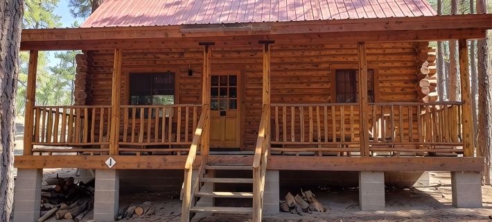 Circle Pine Ranch-"The Real Log Cabin Experience" アパッチのホテル