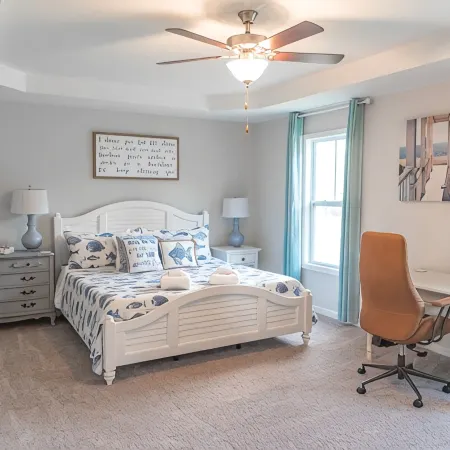 Clean New Townhome: Comfort and Convenience Await!