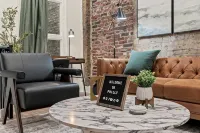 SLEEP 4 - Old City Philly - NEW Townhouse - homestay