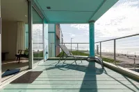 Luxury Beachfront Condo (2) - Boutique