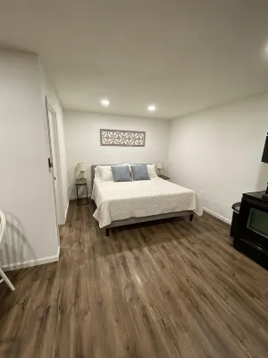 A step off Sunderland, Cozy quiet 2 bed suite. - Apartments