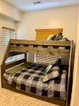 Forest Home-Panoramic Pine Views/Arcade/Spa/Games - Hytter