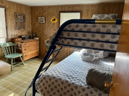 Cozy Adirondack Cabin w/ Deck [~15 minutes to Gore Mountain] - Chalets