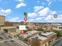 Walk to Magnolia • 2 Minutes to Baylor • Huge Private Balcony • King Beds - บูติค
