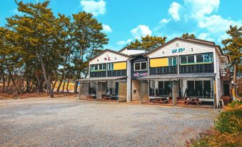 Taean (Anmyeondo) Sky and Sea Pension