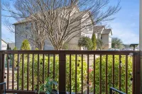Lakeside Clemson Condo With 4K/Surround Sound/Xbox/Coffee Bar/Private Bathrooms - Gym