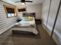 Mid Century Gem! Close to campus, downtown and bus stop. Clean and comfortable. - balcony
