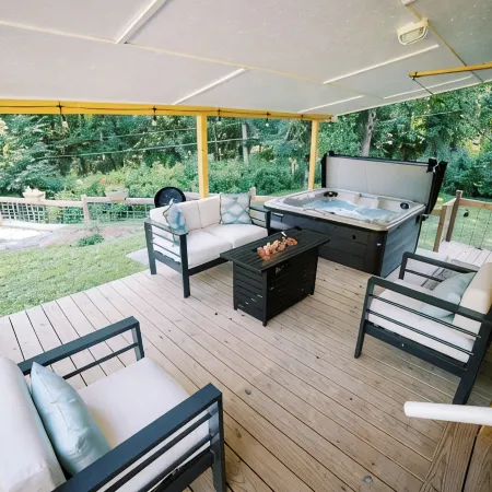 Black Mtn Cottage w/ hot tub + dog friendly - 20 min to Asheville