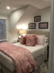 Wonderful Mid Island Gem - Bungalows