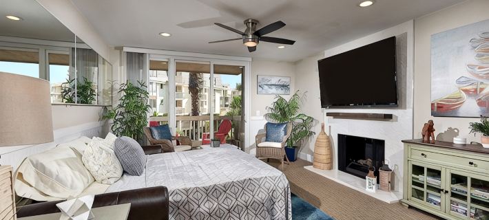 Newly Renovated, Walk to the Beach, Direct ocean view from Master and the Deck Hotels in Oceanside