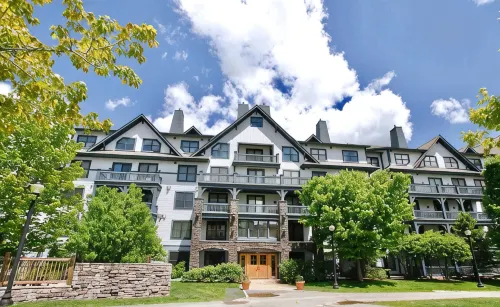 Luxury Condo*Hot Tub*Pool*Fireplace*Walk to Lifts*Near Golf Course & Fitness Ctr - Boutique