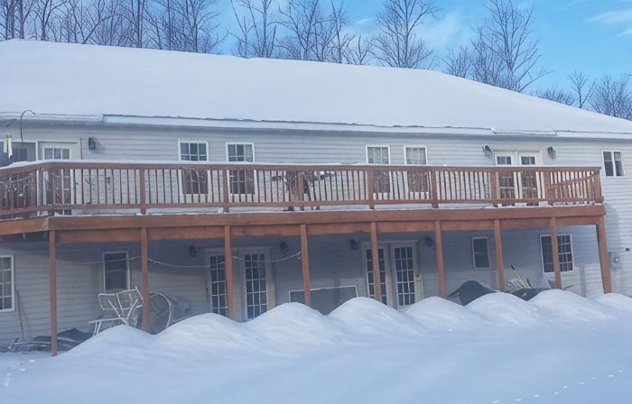 2200 square foot 4 bedroom duplex.