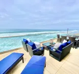 5 Br Large Beach House, Beachfront with Fire Ring,  Walk to Restaurants - Boutique