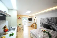Boryeong Rich Valley Log Village Pension - Pools