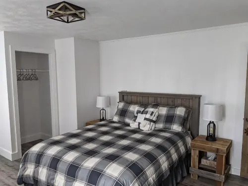 Rustic Recreational Paradise on the Tug HillEnjoy this 4 bedroom home!! - 3-stjärniga