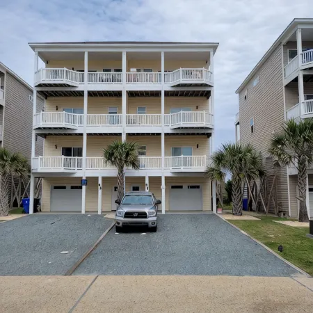 Exclusive Oceanside w/Pool, Elevator, 6 BR, Family Friendly, Steps from Beach