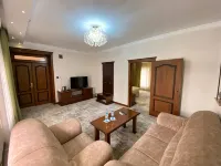 Karvon-Saroy Hotel - parking