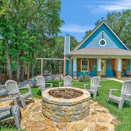 Lakehouse Retreat with Game Shed-4 minute walk to Beach, Fishing Cove,& Trails!