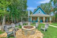 Texoma Cabin w/ Private Game Shed & Beach Trail - Lakehouse Family Retreat - 4-Star