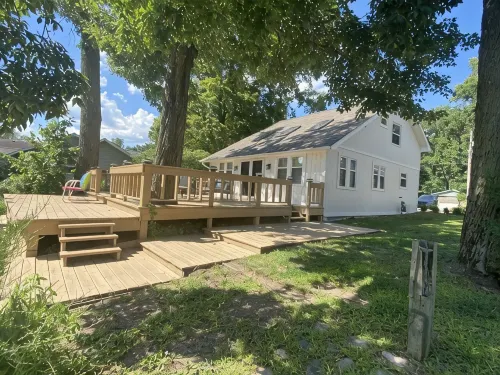 Beautiful Cottage With Water Access and Kayaks! - 4-Star