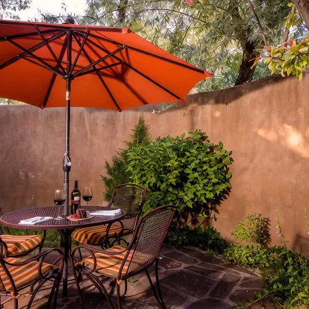 Authenitic Santa Fe Casita~Walk to Downtown, Kiva Fireplaces and Mountain Views