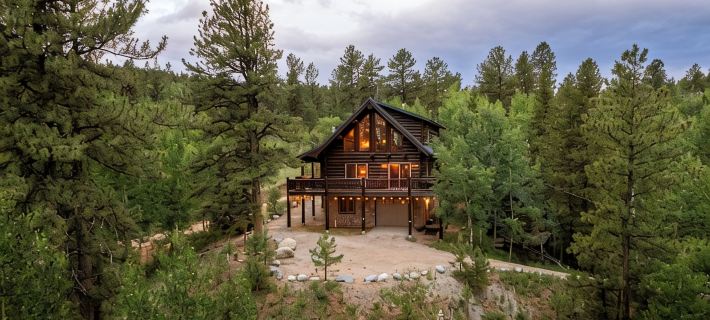 Bailey Bear Haus - Colorado Mountain Log Cabin Getaway. Pet friendly! Hotels in Bailey