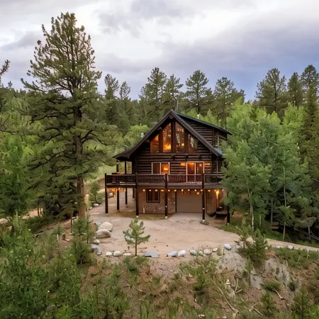 Bailey Bear Haus - Colorado Mountain Log Cabin Getaway. Pet friendly!