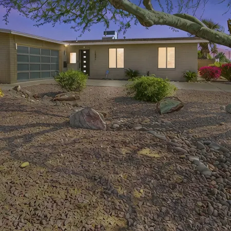 Western House 4 bd with Pool & Fire-pit Close to Suns Arena