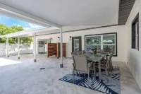 Luxury 4BR/2BA Heated Pool Oasis - Mini Golf - 4-Star