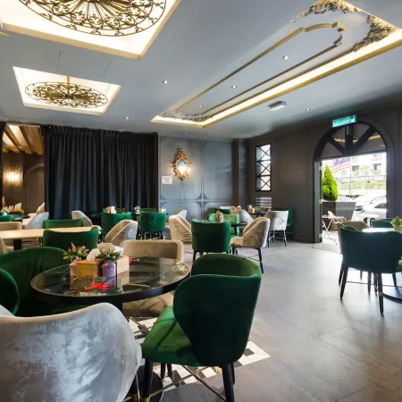 Zetter Suites @ Cameron