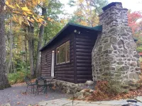 The Lehigh Cabin - Riverfront Escape- 1 mile private river - Chalets