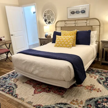 College St B&B -Close to Casinos/Pet Friendly!