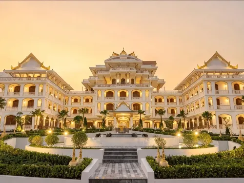 Champa Palace Hotel - parking