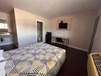 Sand Piper Motel South Central Los Angeles - parking