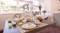 Castell Hotel & Restaurant - Aamiainen